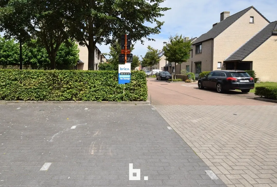 2 bovengrondse autostaanplaatsen - Sint-Andries