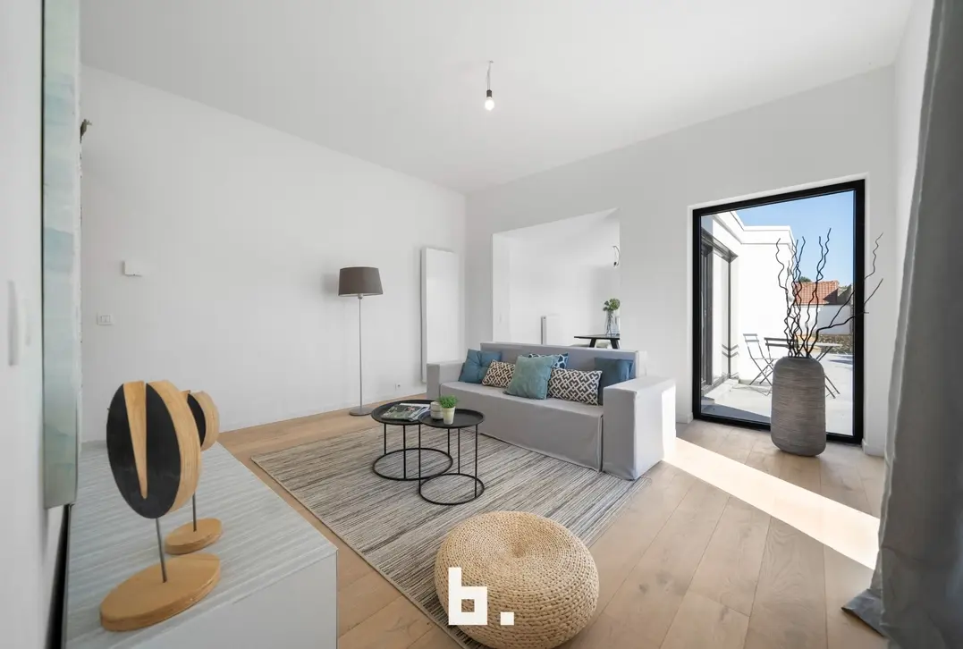 Stijlvol gerenoveerde woning met 3 slpks en prachtige tuin te Brugge waar ruimte, licht en verfijning samenkomen - Brugge