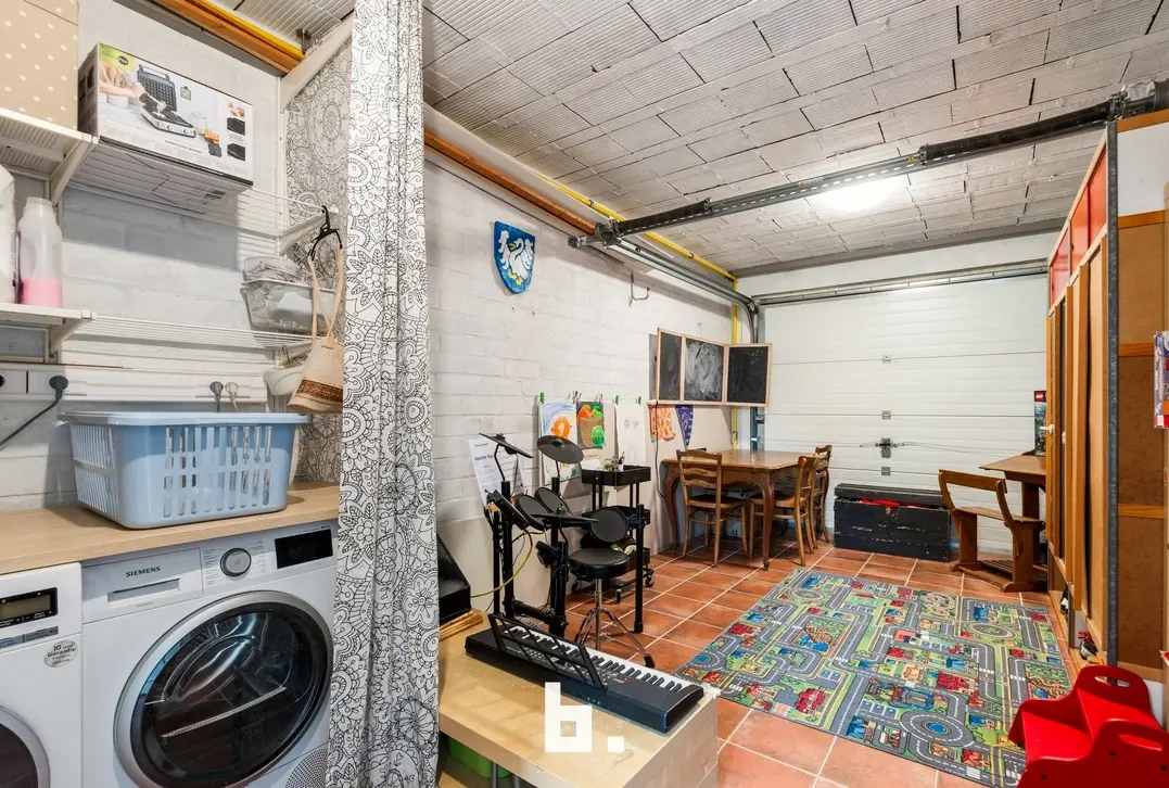 Instapklare woning met prachtige vergezichten in Hansbeke! - Hansbeke - €470.000