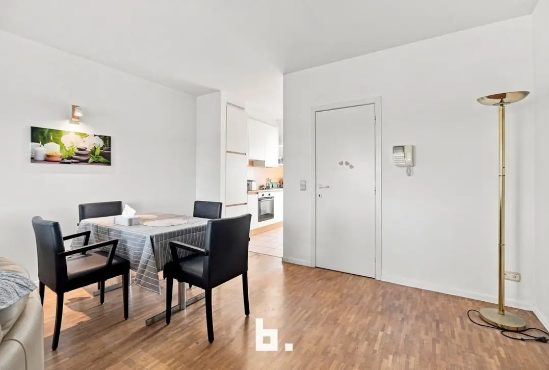 Lichtrijk verhuurd dakappartement in centrum Roeselare - Roeselare