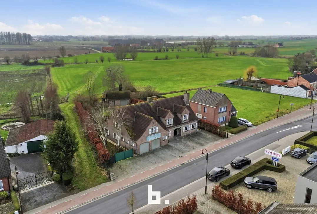 Handelspand met woonst op toplocatie - Moorslede