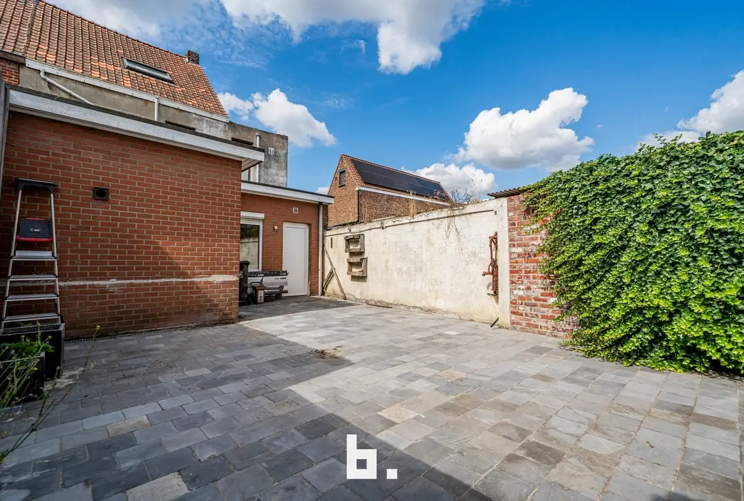 Degelijke woning met 4 slaapkamers in Harelbeke - Harelbeke