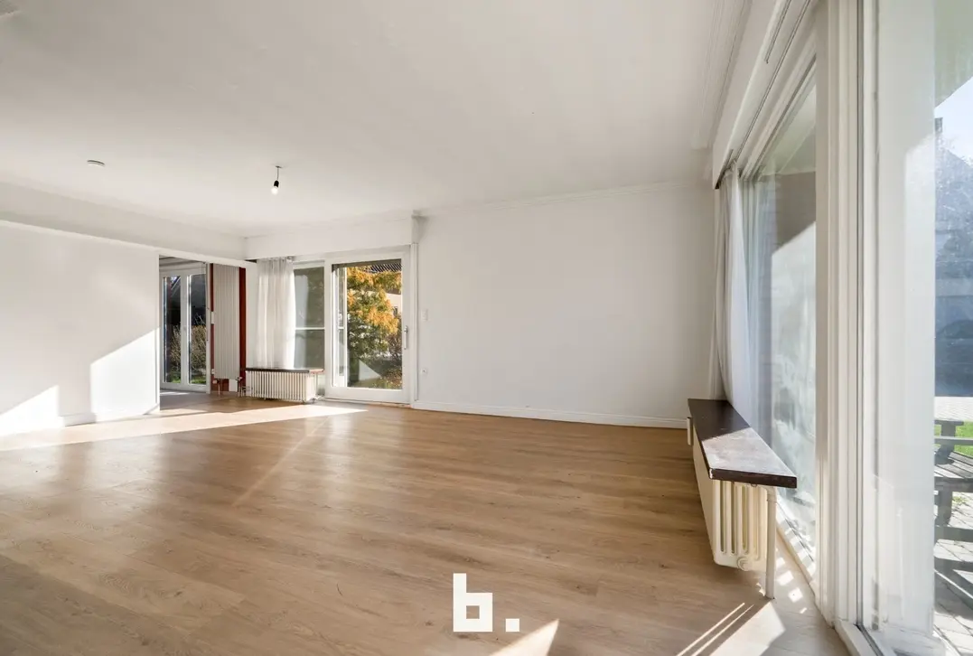 Open bebouwing met 3 slaapkamers en garage op uitstekende ligging - Sint-Andries