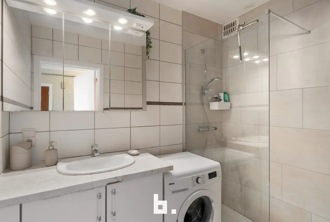 Appartement met 3 slaapkamers, kelderberging en garage inbegrepen - Sint-Andries