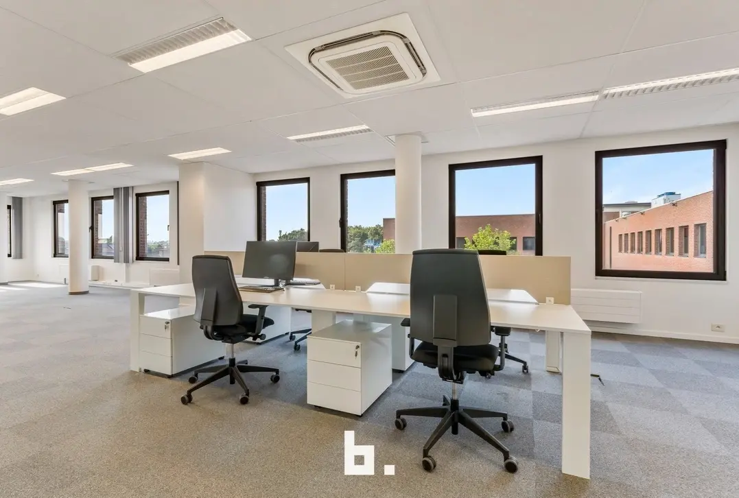 Ruim kantoor op centrale locatie - Roeselare