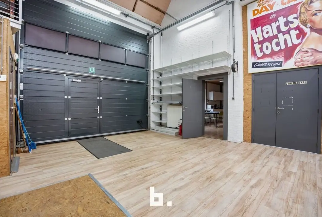 Multifunctioneel en vlot inrijbaar magazijn - Roeselare