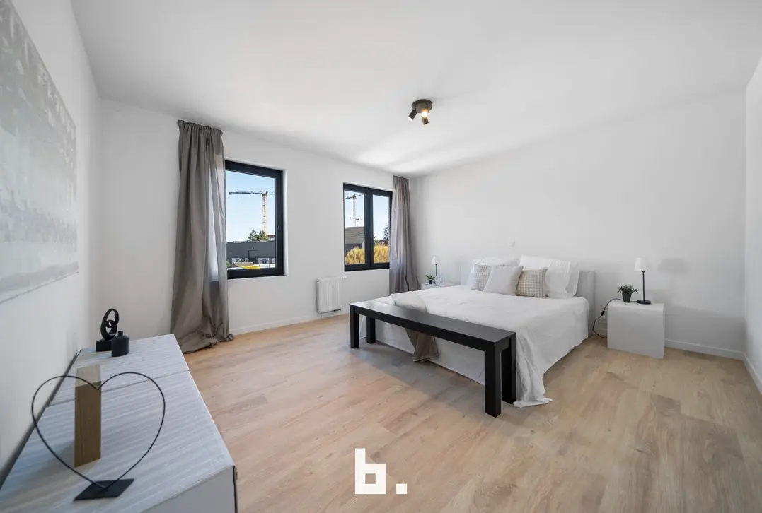 Stijlvol gerenoveerde woning met 3 slpks en prachtige tuin te Brugge waar ruimte, licht en verfijning samenkomen - Brugge