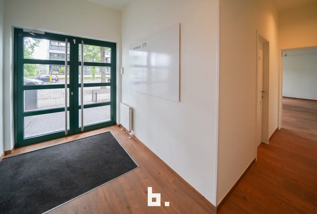 Praktijkruimte (20m²) te huur op toplocatie langs de Maalse Steenweg te Sint-Kruis  - Sint-Kruis
