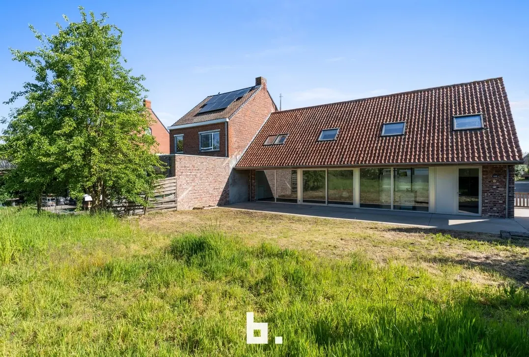 Instapklare gezinswoning met 3 slaapkamers, zonnige tuin en autostaanplaats te Vleteren - Vleteren