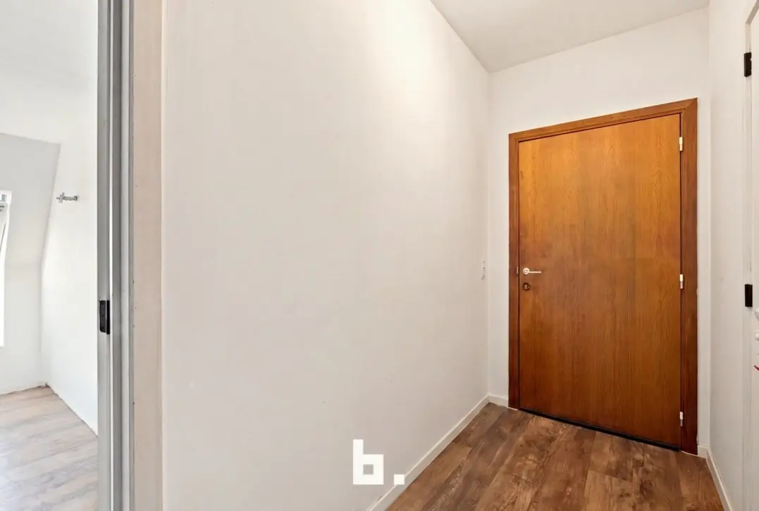 Lichtrijk verhuurd dakappartement in centrum Roeselare - Roeselare