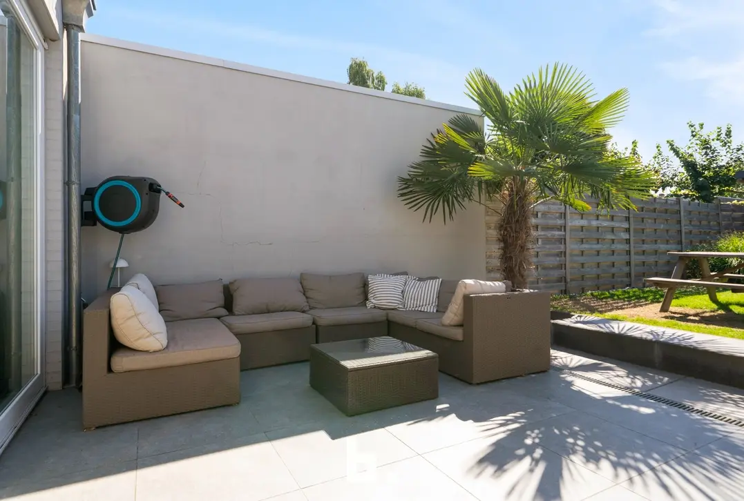 Perfect instapklare woning met gezellige tuin op uitstekende ligging - Sint-Kruis