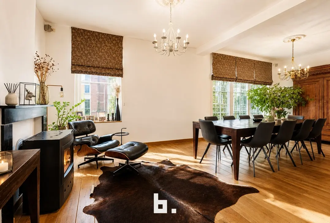Unieke, polyvalente woning met handelsruimte, dubbele garage en atelier! - Kortrijk