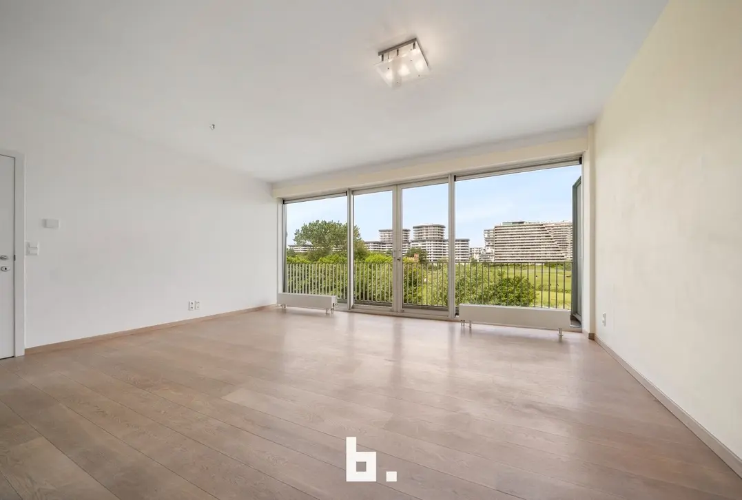 Exclusief appartement met frontaal golfzicht in Oostende - Oostende