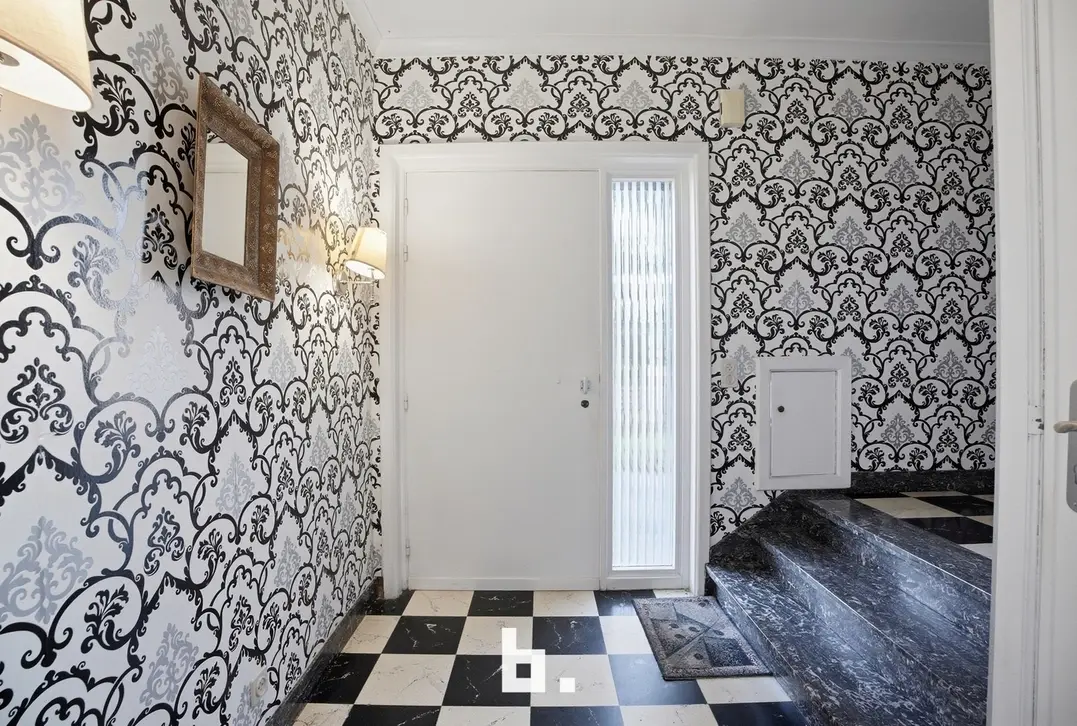 Charmante halfopen woning met tuin en carport in rustige straat-0 Kortrijk-€235.000