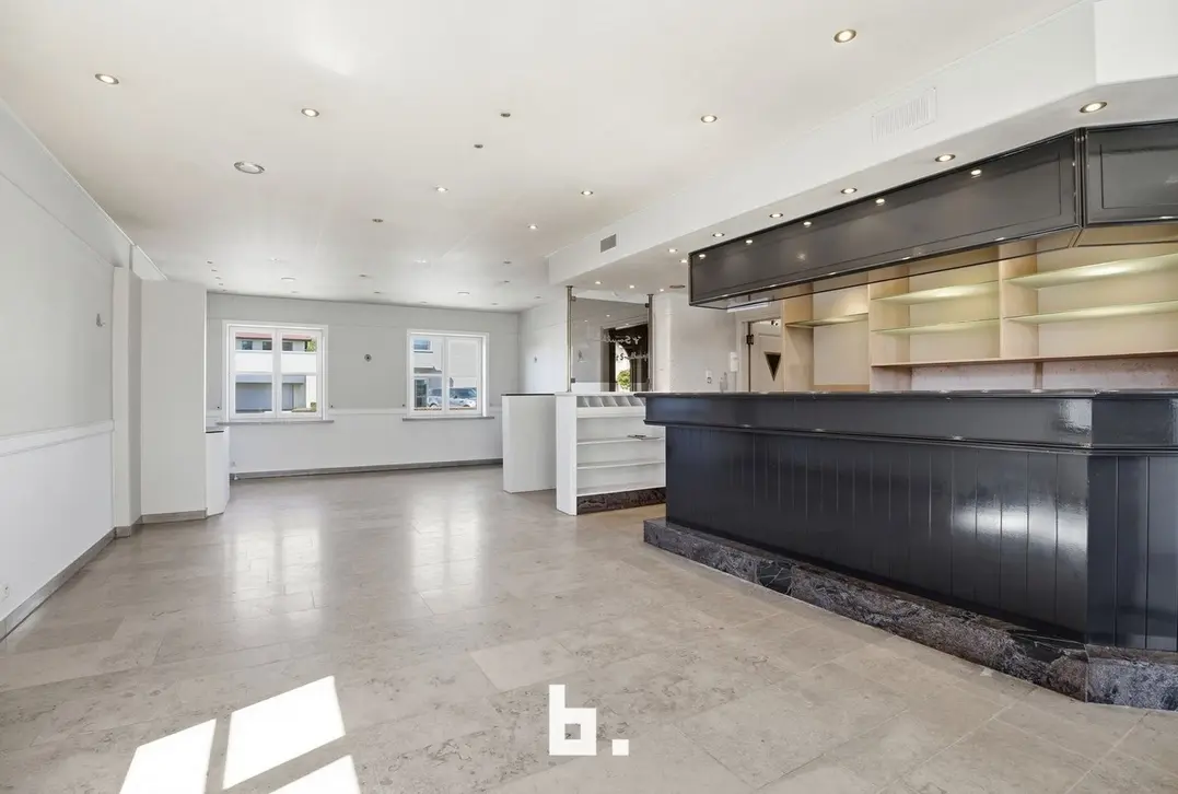 Handelspand met woonst op toplocatie - Moorslede