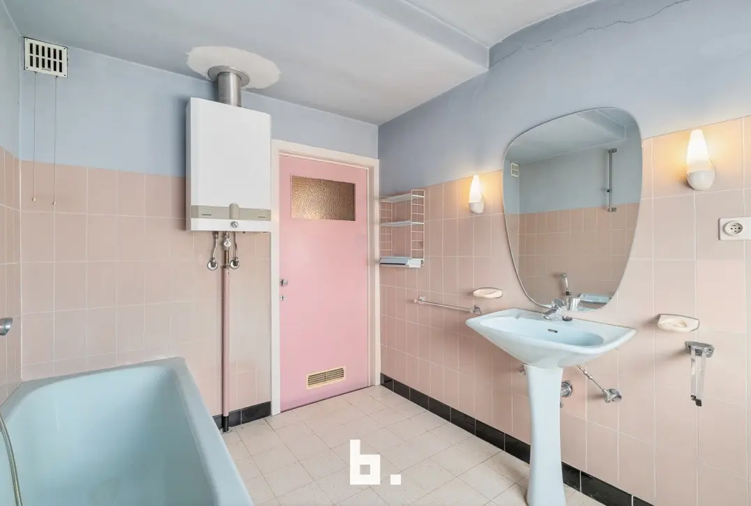 Ruime woning in Kortrijk te koop - Kortrijk
