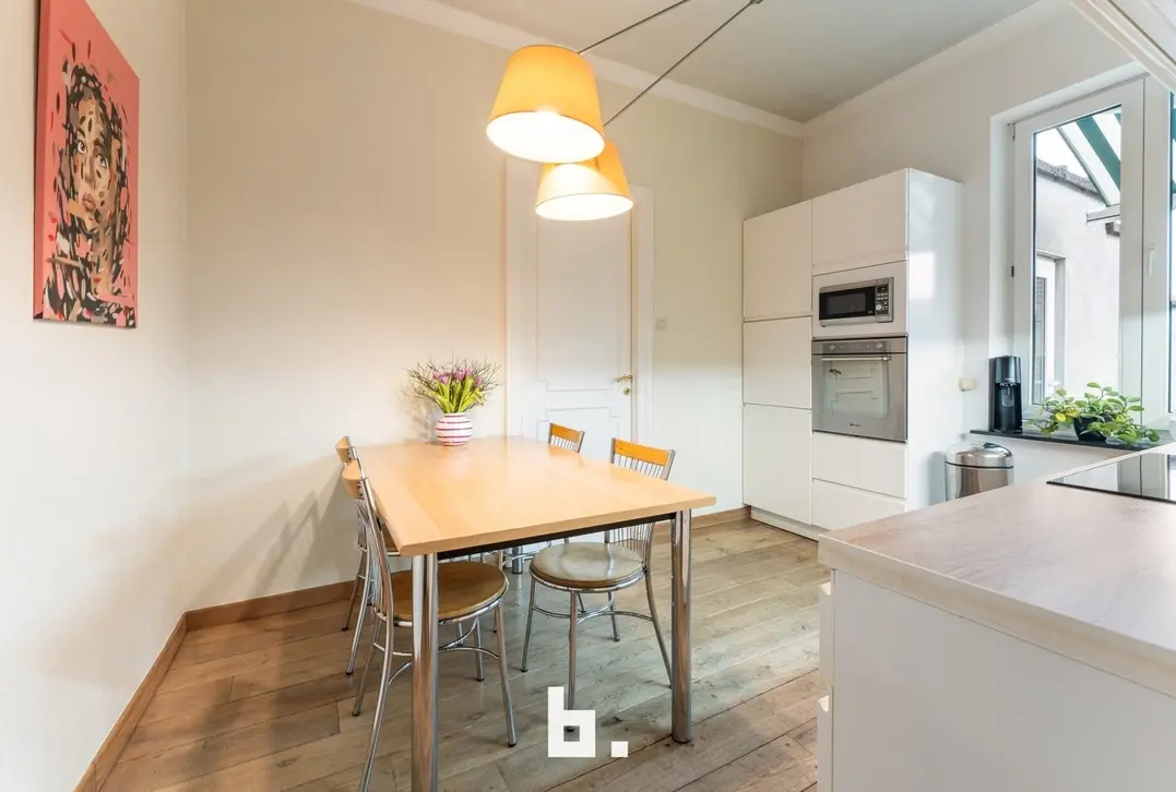 Unieke, polyvalente woning met handelsruimte, dubbele garage en atelier! - Kortrijk