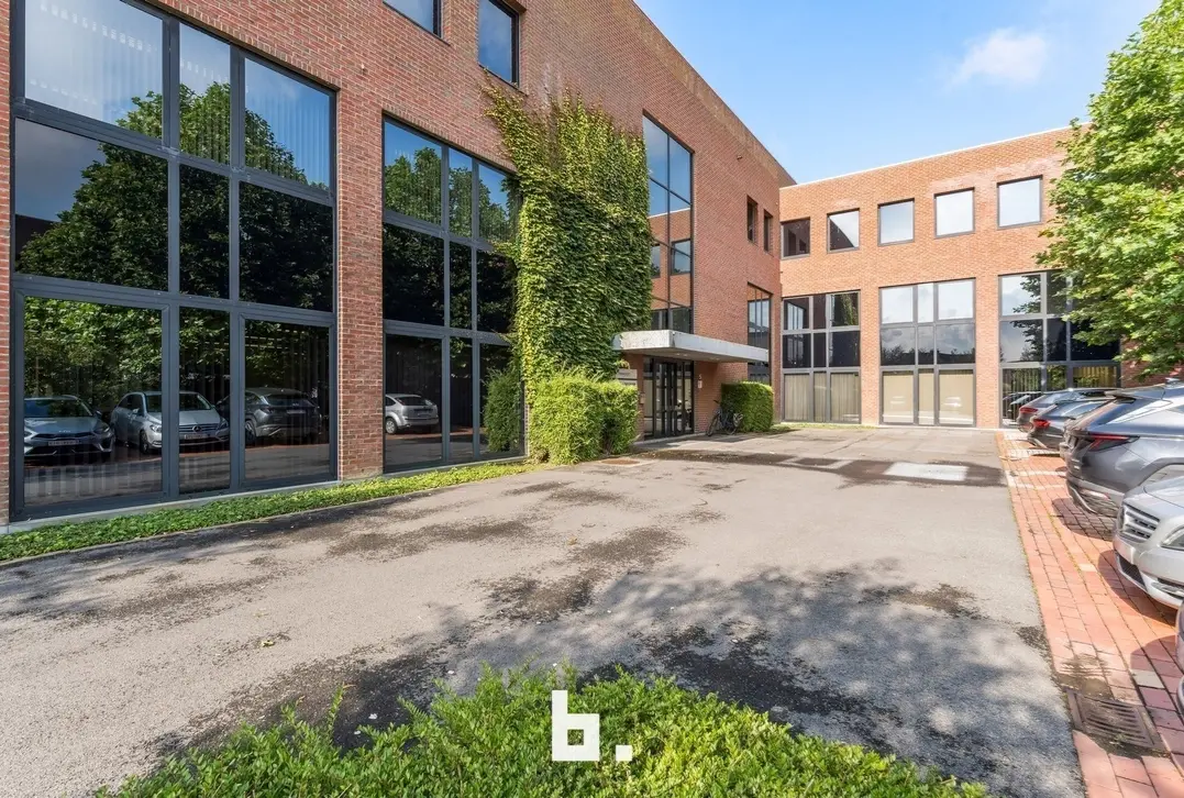 Ruim kantoor op centrale locatie - Roeselare