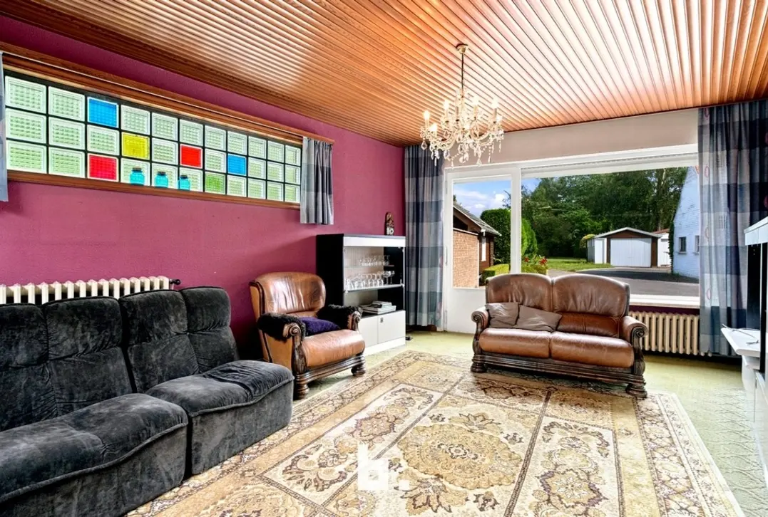 Unieke eigendom met 5 slaapkamers, 3 garages en tal van mogelijkheden op 1.507 m² - Kortemark
