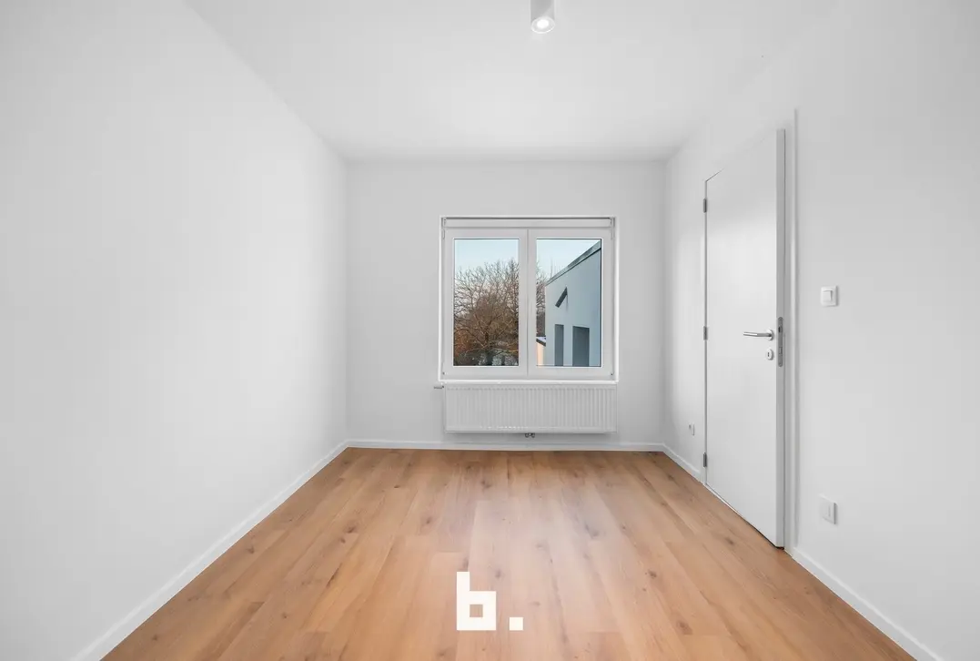 Energiezuinige, volledig gerenoveerde woning met landelijke vergezichten!-Zwevegem-€295.000