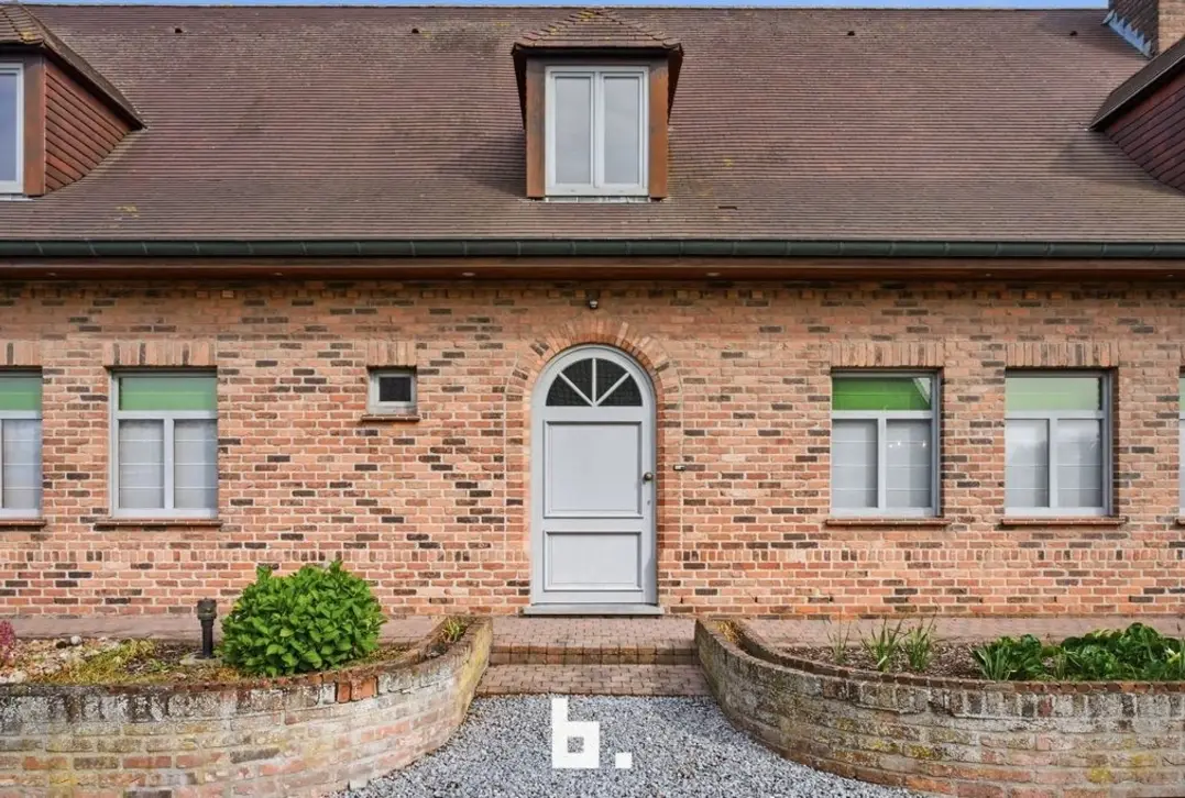 Karaktervolle villa met loods, 36 zonnepanelen en tal van mogelijkheden!  - Tielt