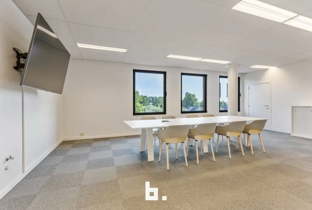 Ruim kantoor op centrale locatie - Roeselare