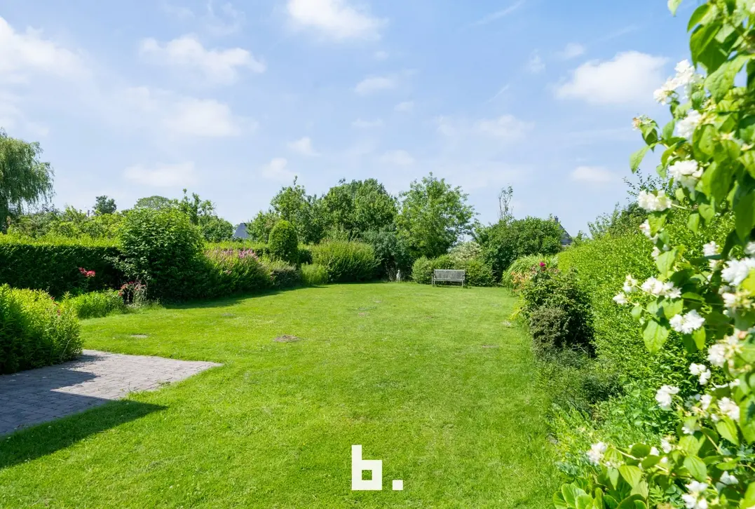 Open bebouwing met veel potentieel op een prachtig groen perceel in Oudenburg - Oudenburg