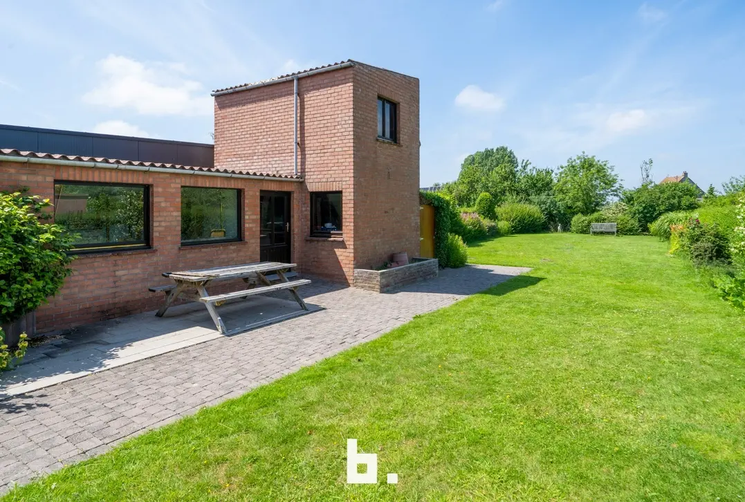 Open bebouwing met veel potentieel op een prachtig groen perceel in Oudenburg - Oudenburg
