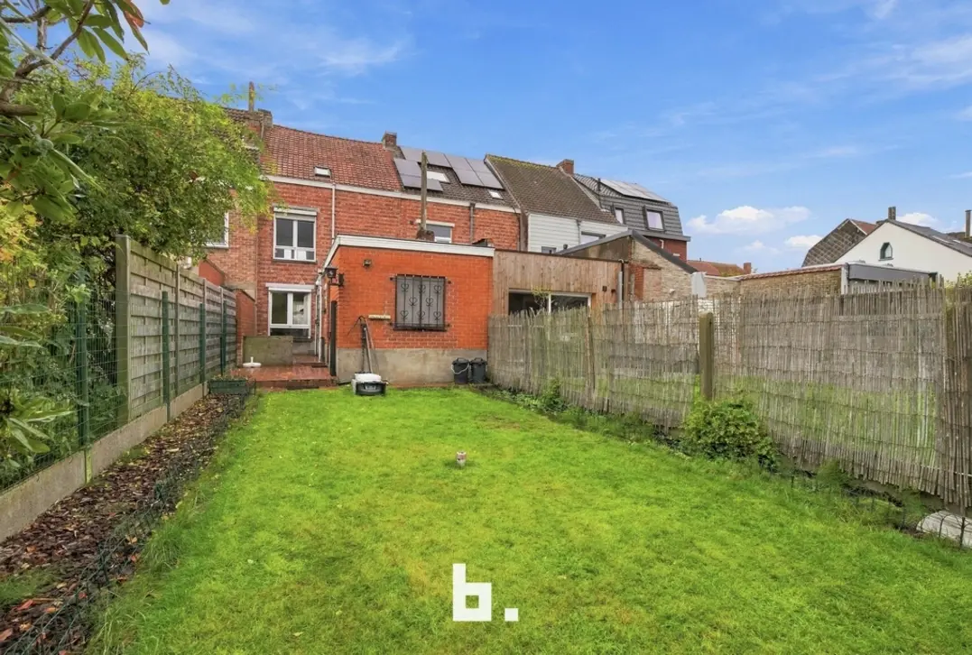 Woning met 3 slaapkamers, tuin en tal van mogelijkheden in Sint-Kruis - Sint-Kruis