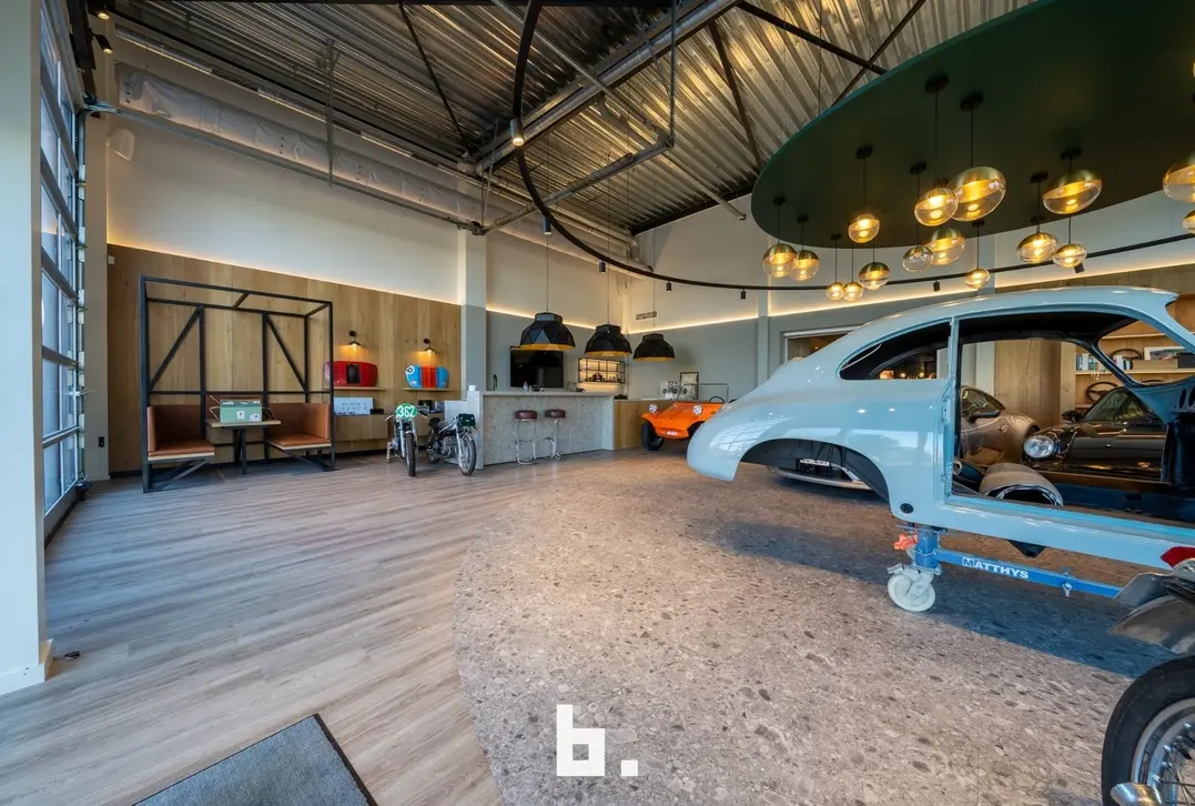 Luxueuze loods met appartement - Jabbeke