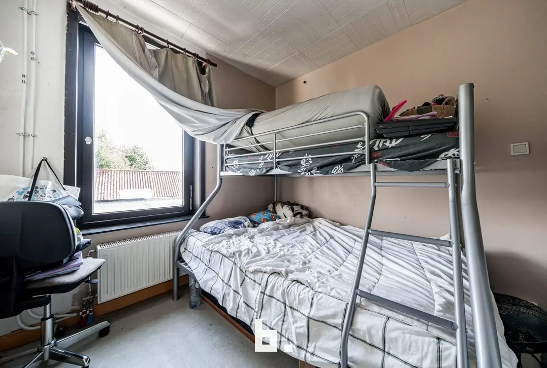 Degelijke woning met 4 slaapkamers in Harelbeke - Harelbeke