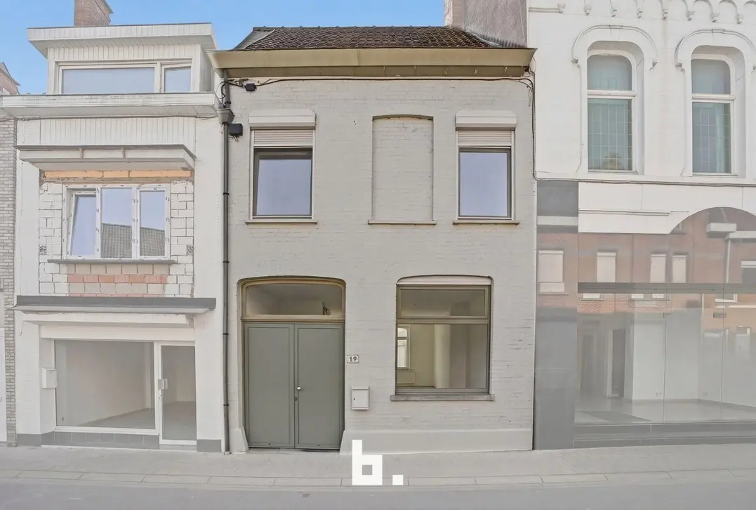 Ruime gezinswoning met tuin nabij het centrum - Roeselare