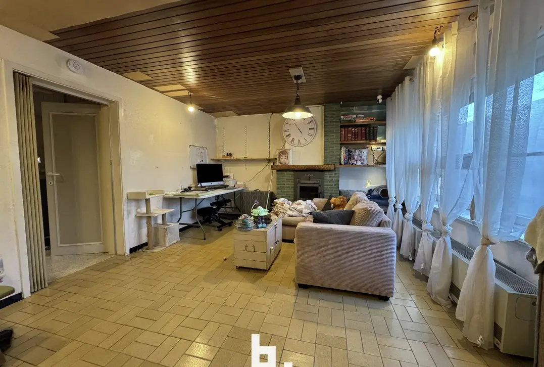 Renovatiewoning met oprit en garage in Desselgem te koop - Waregem