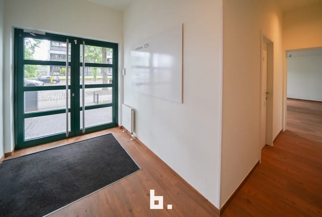 Praktijkruimte (20m²) te huur op toplocatie langs de Maalse Steenweg te Sint-Kruis  - Sint-Kruis