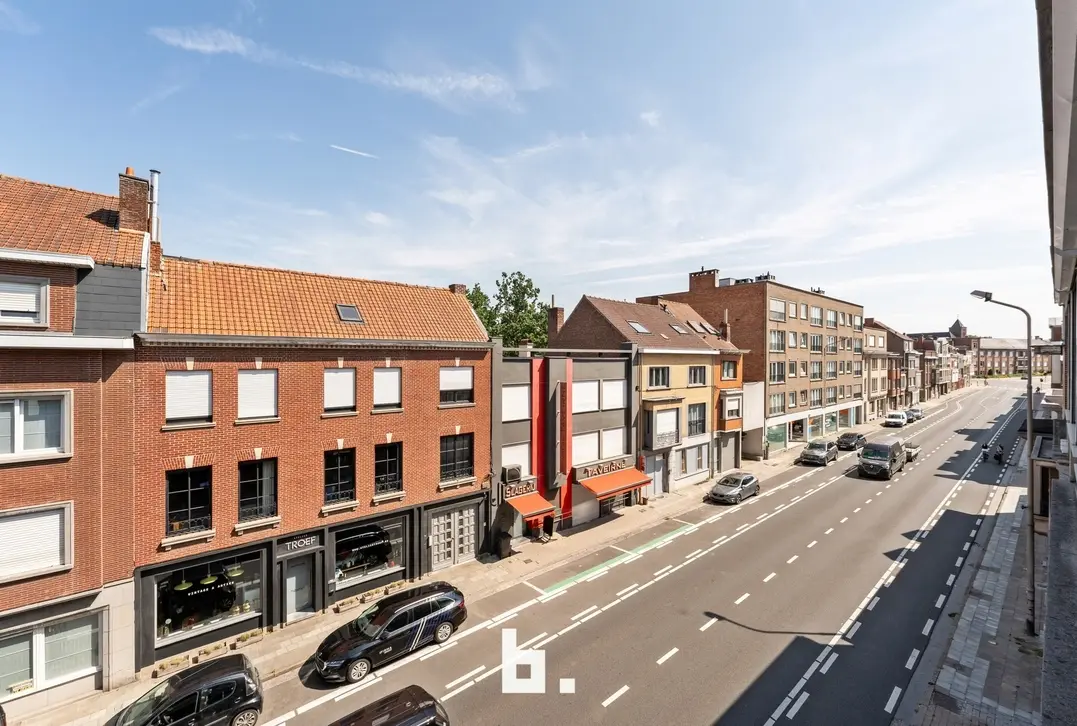 Zeer ruim Appartement in Centrum Kortrijk! - Kortrijk - €255.000