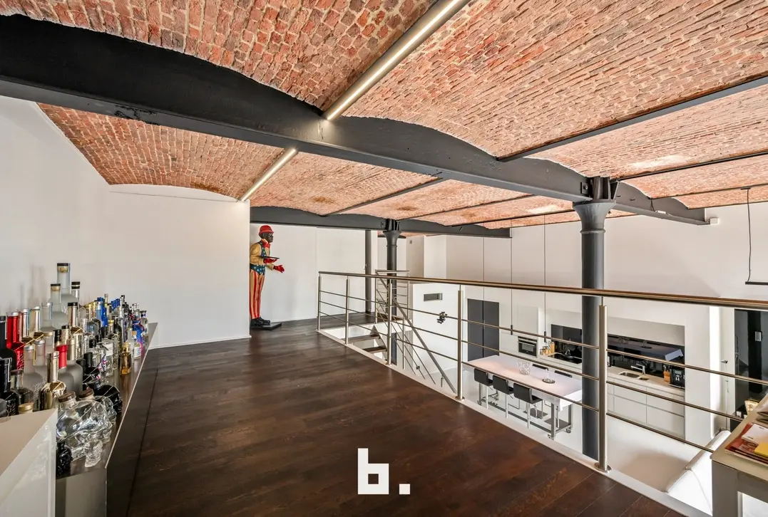 Exclusieve loft met industriële klasse nabij centrum Kortrijk - Spinnerijkaai 45  bus 119, 8500 Kortrijk - €545.000