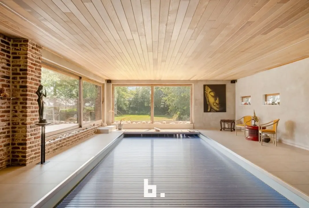 Exclusief wonen in een oase van groen, RIANTE villa met binnenzwembad op 4.192m²!  - Tielt