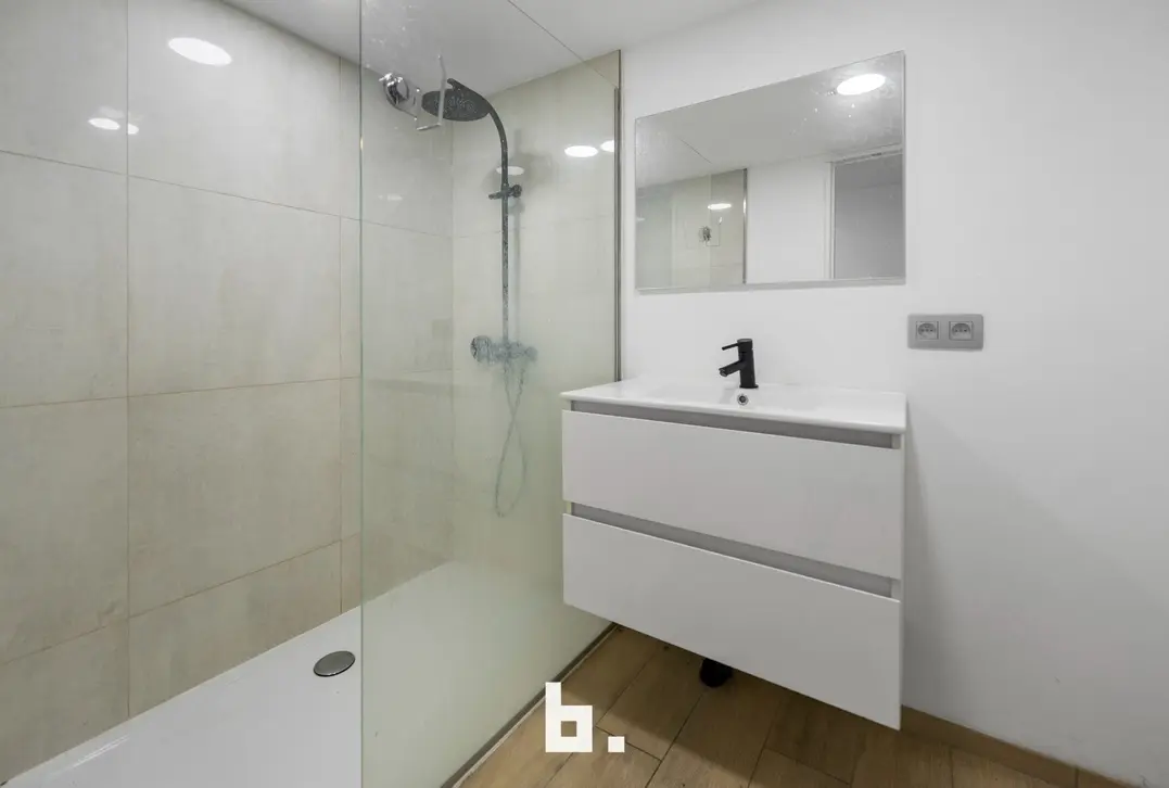 Gerenoveerde gezinswoning / kangoeroewoning met 5 kamers in Kuurne - Kuurne