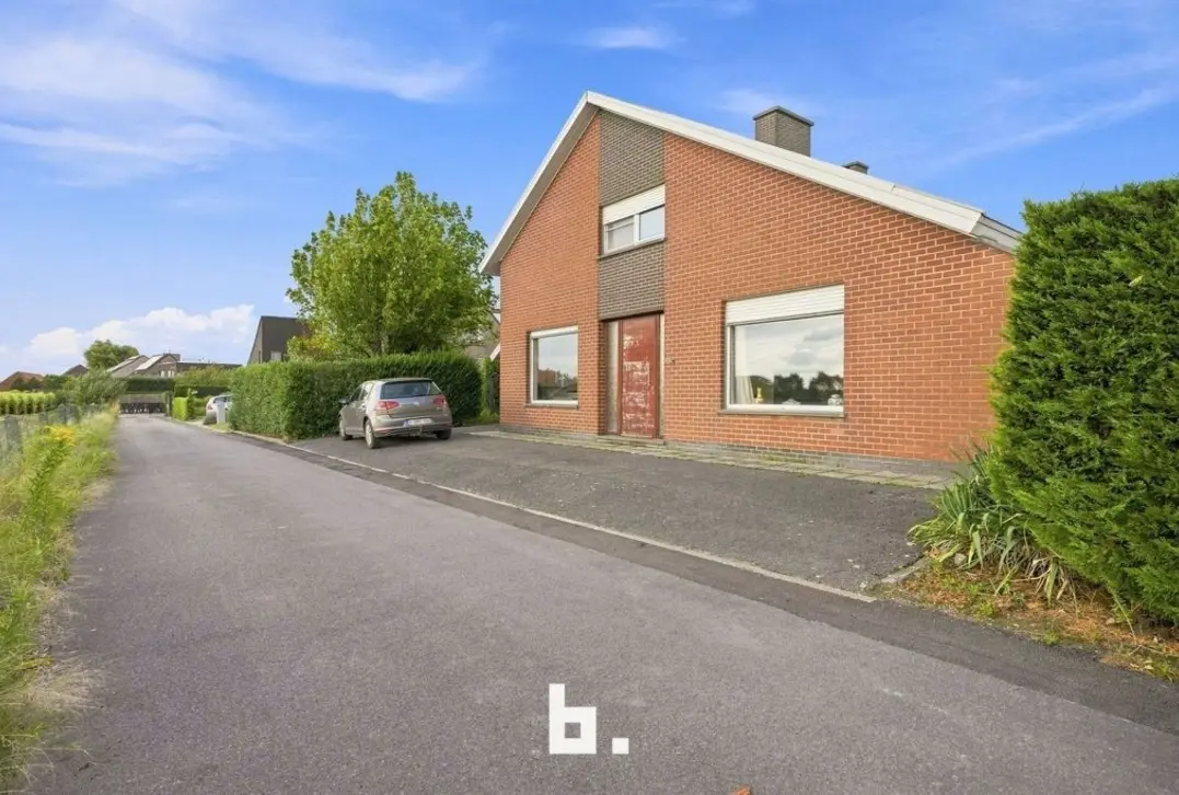 Eigendom met uitzonderlijk potentieel op strategische ligging - Roeselare