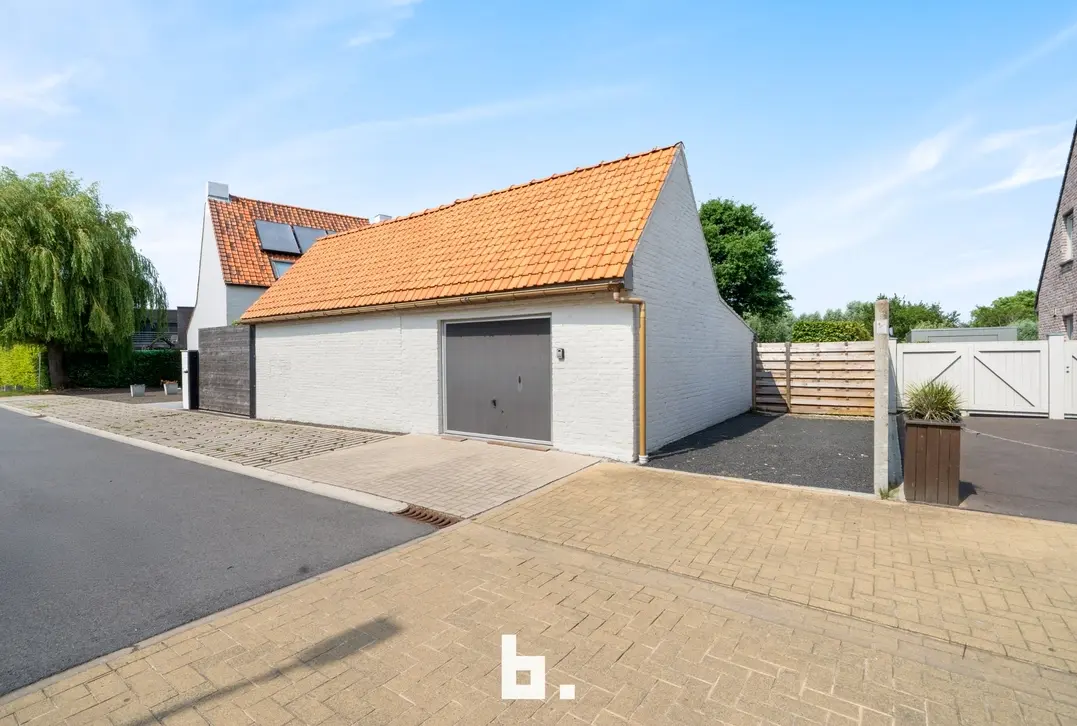 Knappe villa met praktijk in doodlopende straat - Torhout