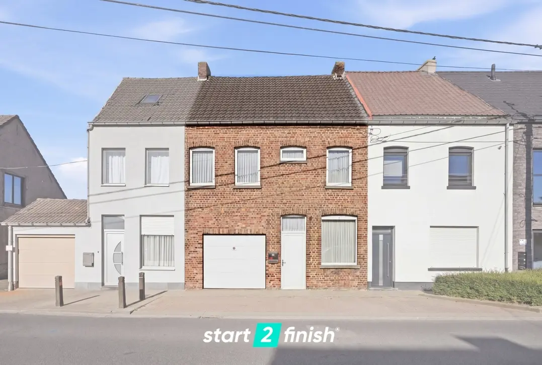 Te renoveren woning met garage en potentieel op centrale ligging in Staden - Staden