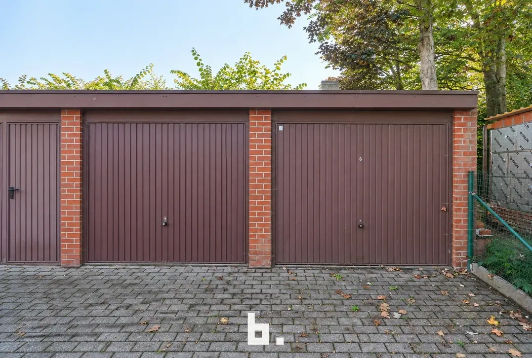 Ruim appartement met 2 slaapkamers en garagebox - Sint-Andries