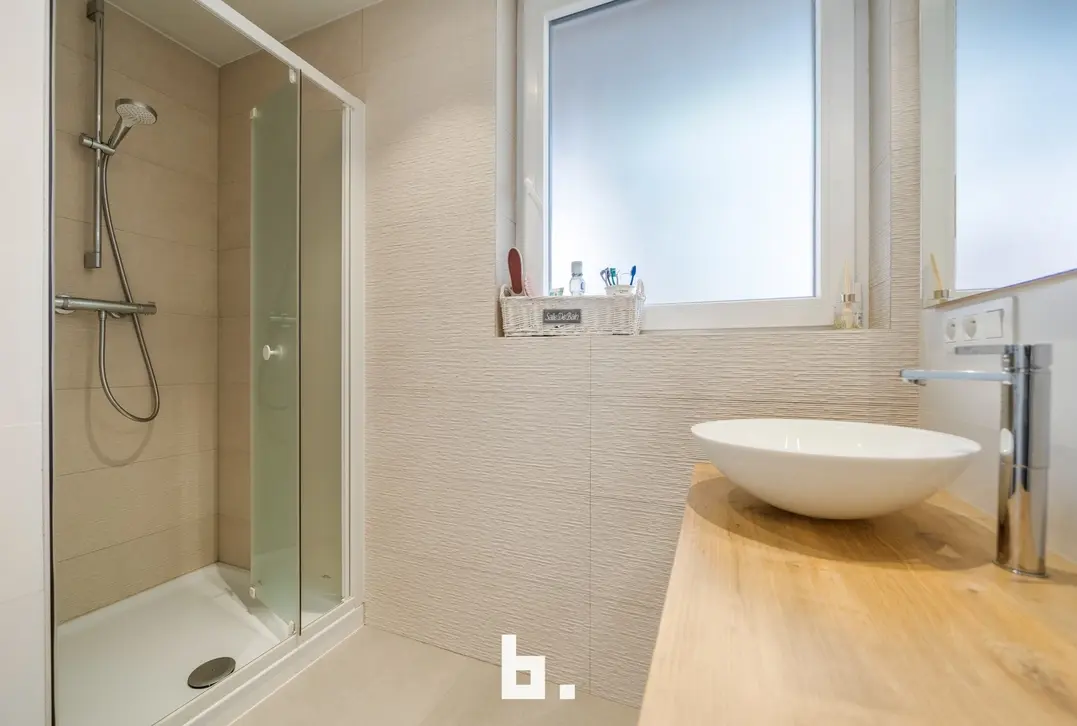 Gerenoveerd lichtrijk 1-slaapkamer appartement met terras - Brugge