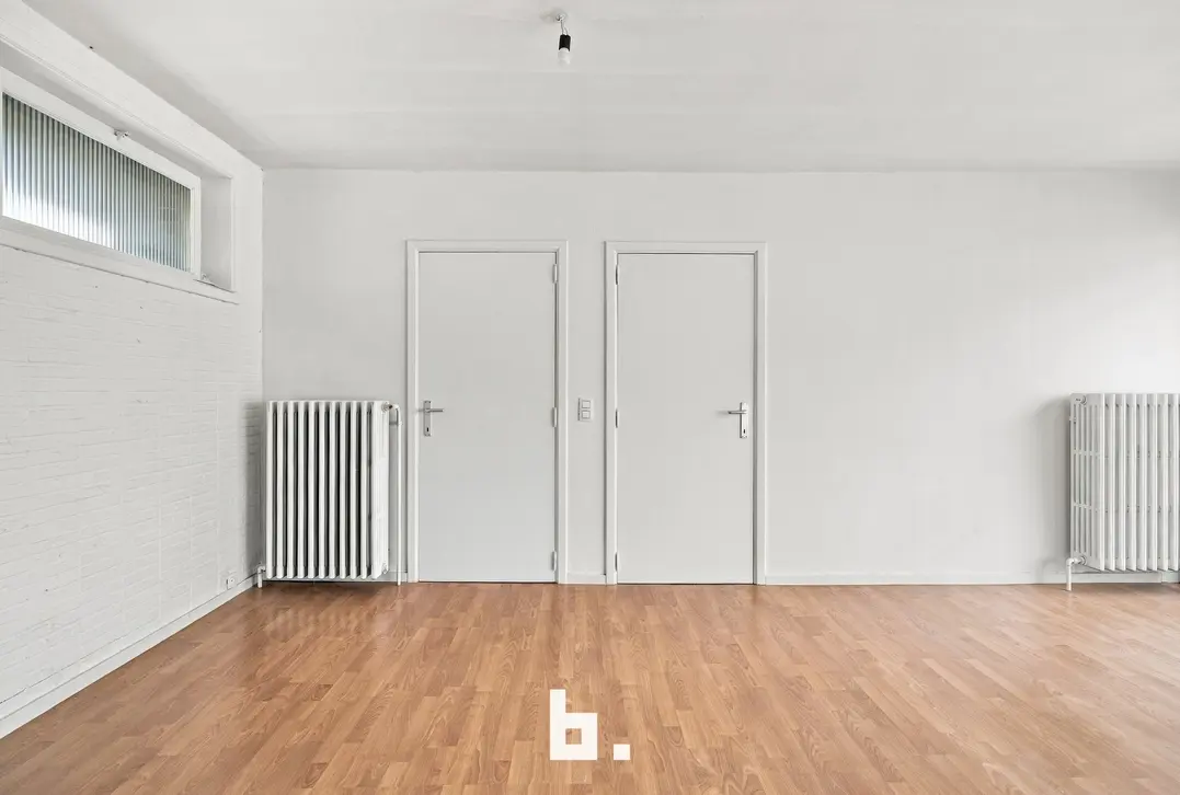 Centraal gelegen 2-slaapkamerappartement met kelderberging in Roeselare - Roeselare