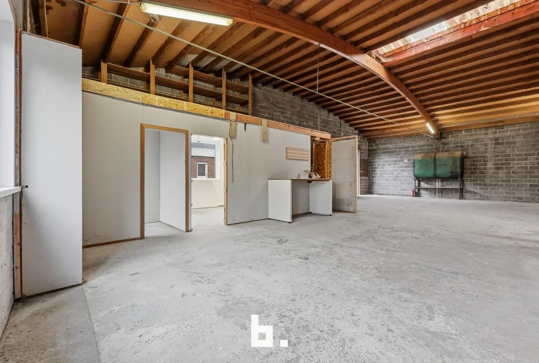 Villa met Loods in Sint-Eloois-Vijve - Waregem