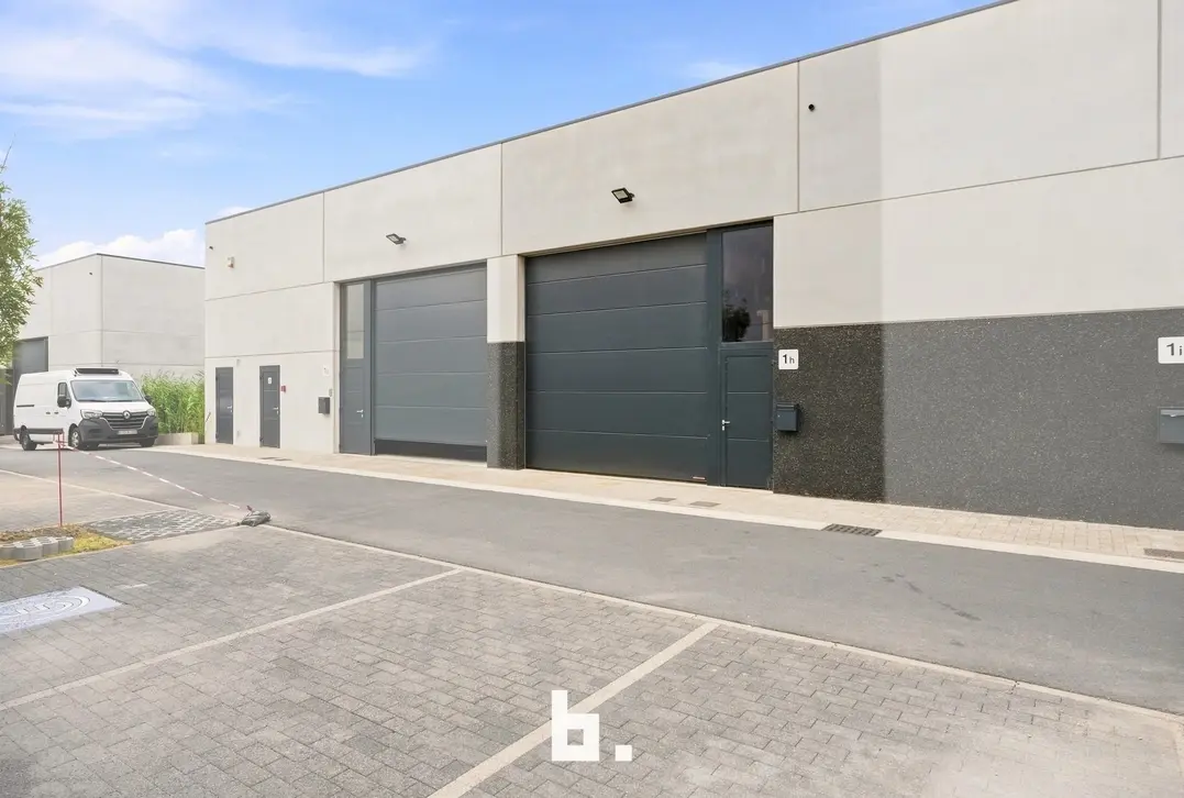 Recente KMO-unit met 2 private staanplaatsen  - Lendelede