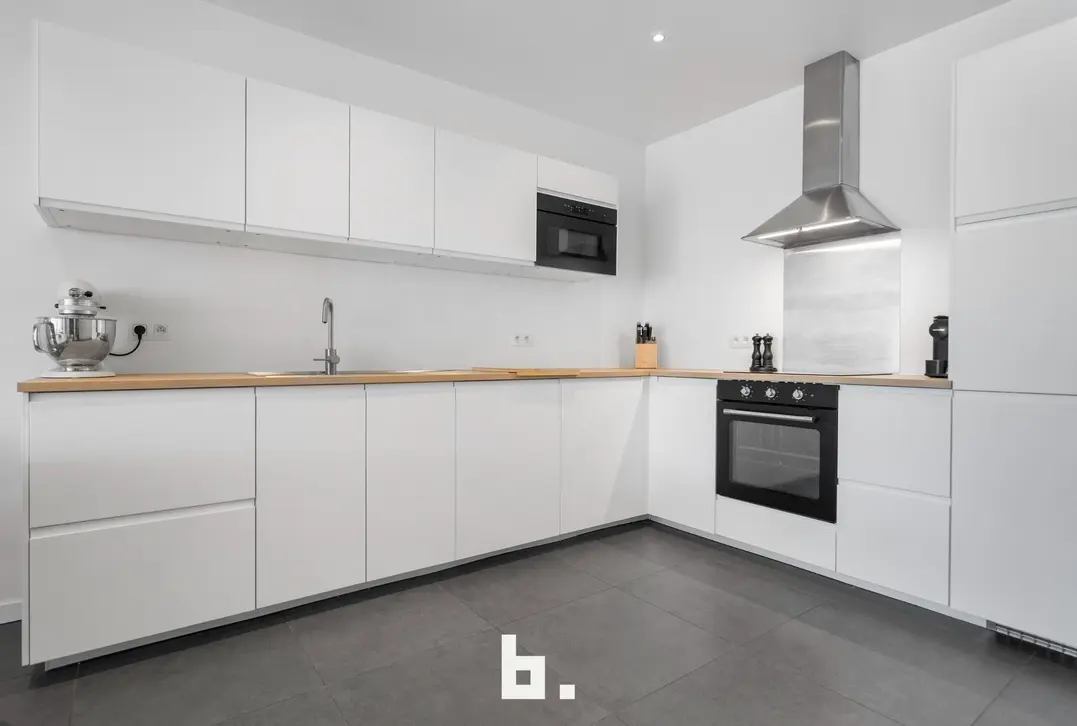 Perfect instapklare woning met gezellige tuin op uitstekende ligging - Sint-Kruis