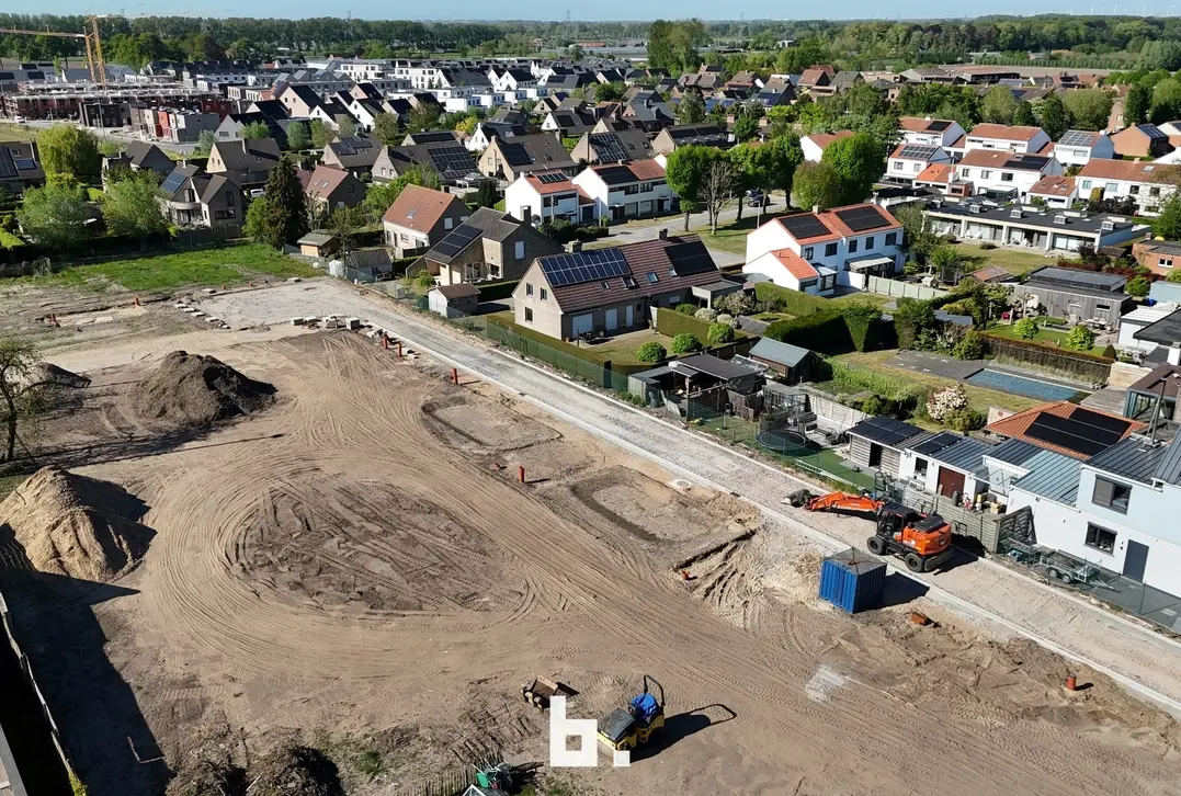 Halfopen nieuwbouwwoning in residentiële wijk - Varsenare