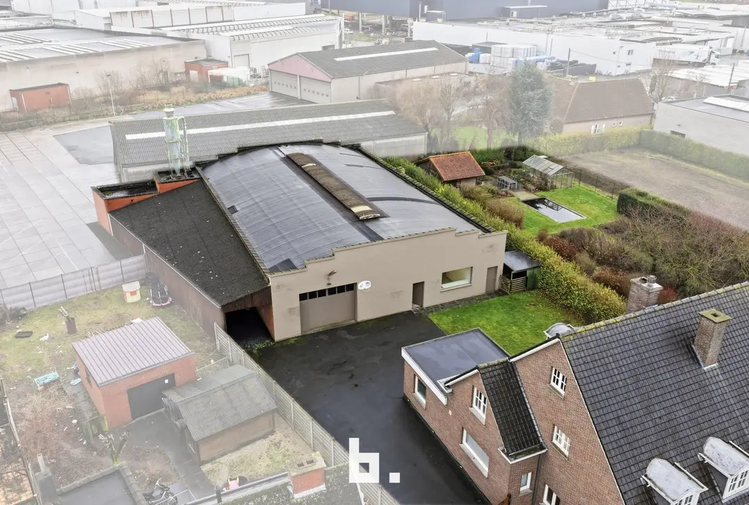 Villa met Loods in Sint-Eloois-Vijve - Waregem