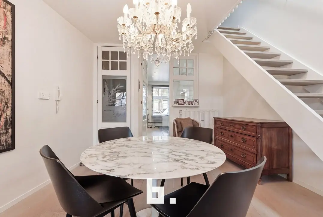 Commercieel handelspand met instapklare woonst op topligging in Roeselare - Roeselare